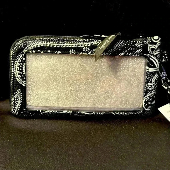 Vera Bradley Wristlet with RFID Protection (NWT) - Picture 1 of 9